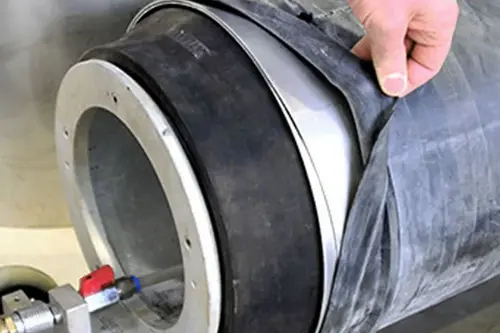 Partielle Kanalsanierung mit Quick‐Lock‐V4A‐Manschetten Partielle Kanalsanierung mit Quick‐Lock‐V4A‐Manschetten